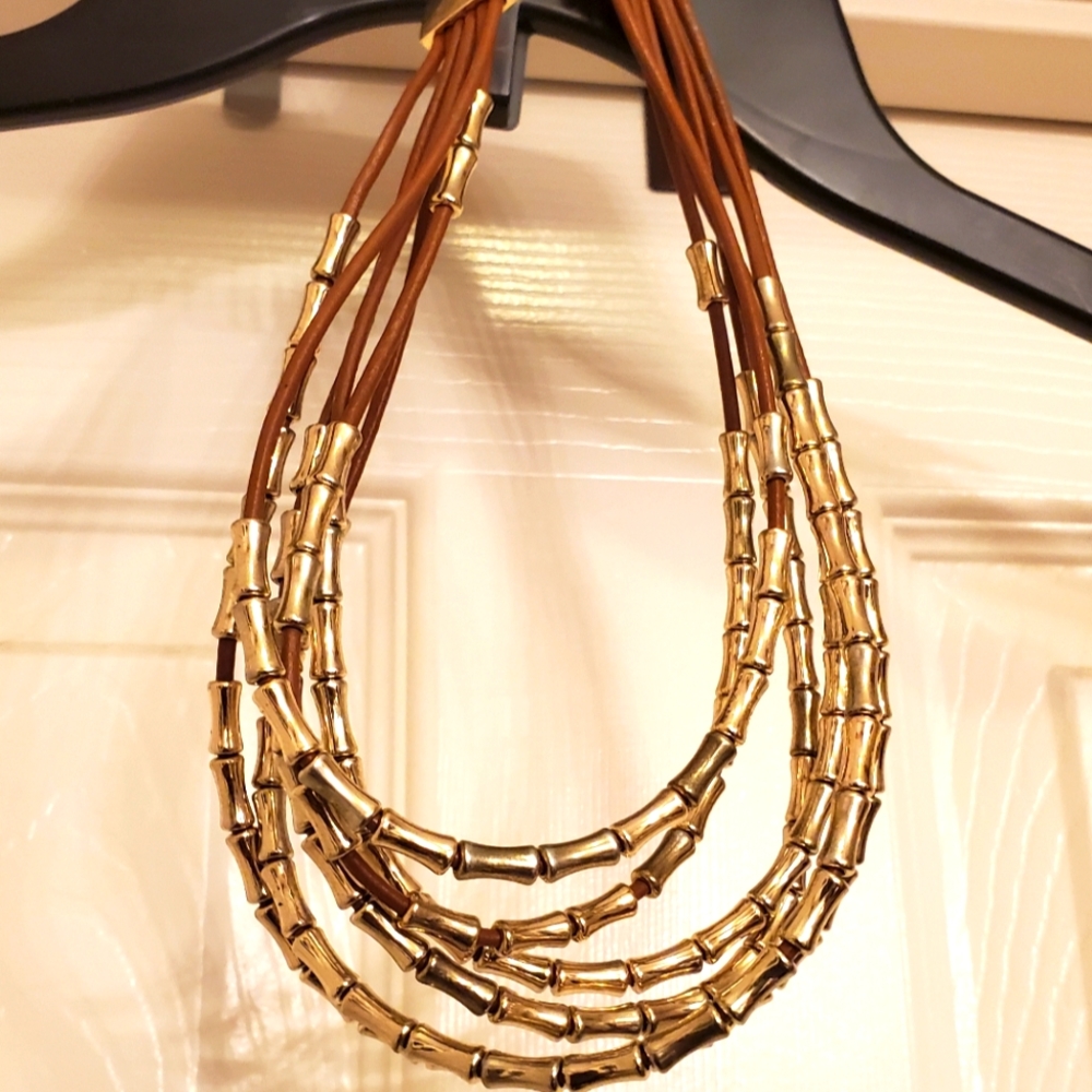 Ladies necklace
